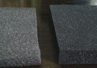 （左）低-、高（右）密度海棉（对比）
